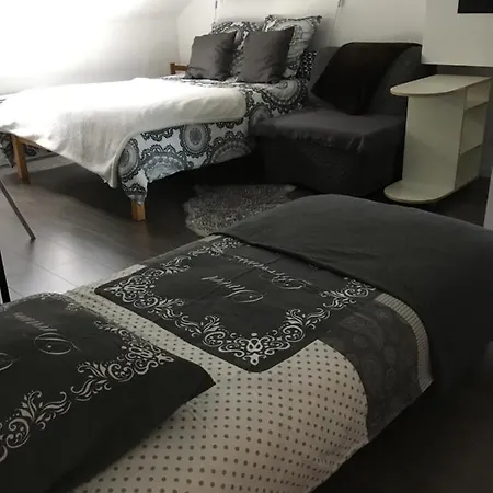 Charles Bed & Breakfast *