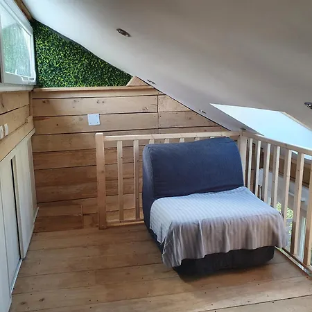 Charles Alojamento de Acomodação e Pequeno-almoço 3*