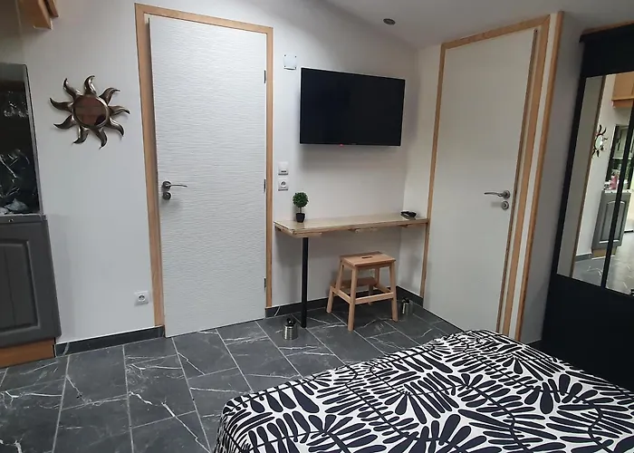 Charles 3* Таон-ле-Вож